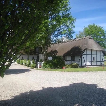 Nabolos Bed & Breakfast *